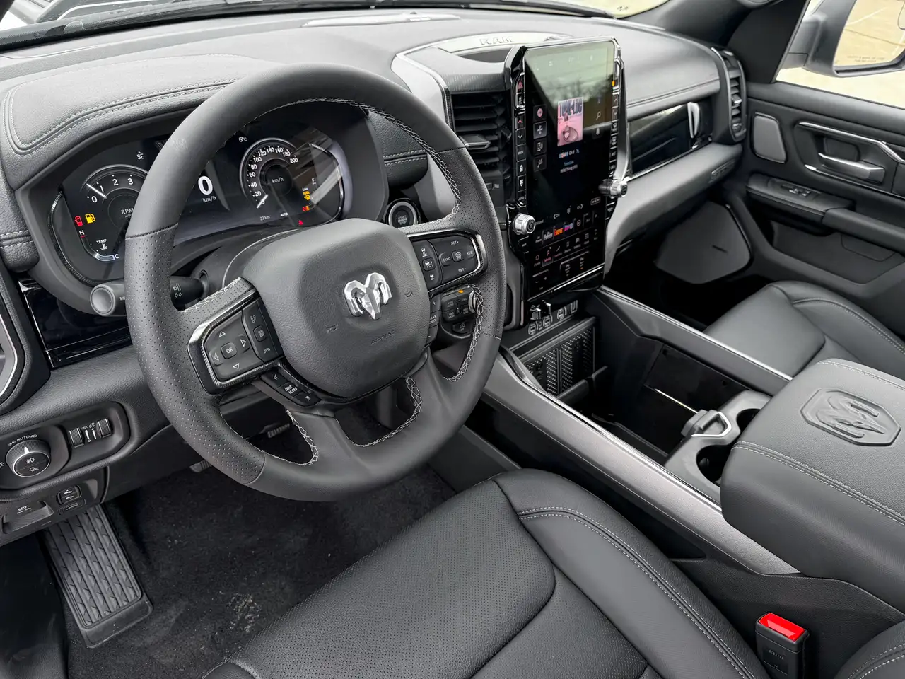 RAM 1500 снимка RAM 1500