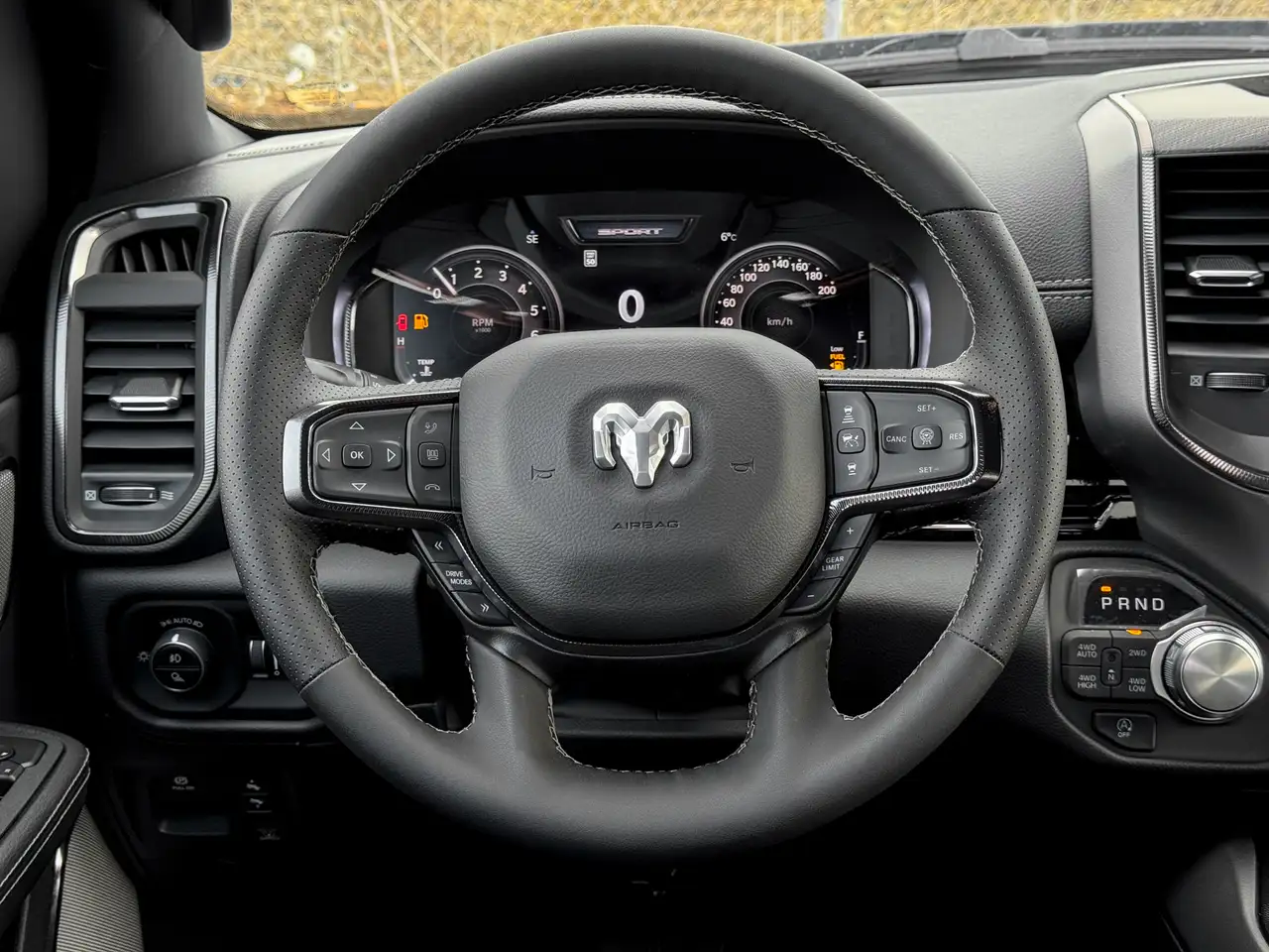 RAM 1500 снимка RAM 1500