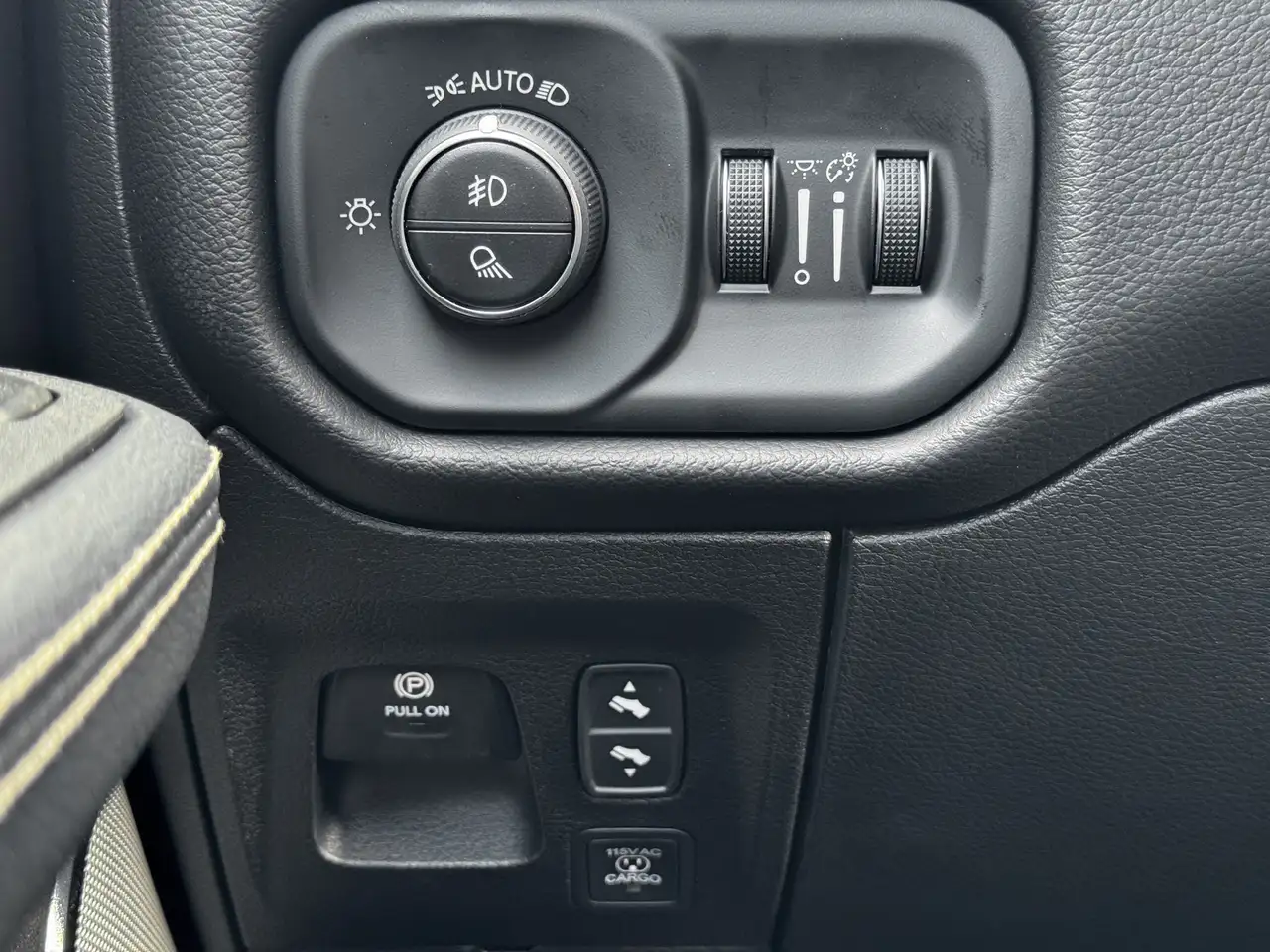 RAM 1500 снимка RAM 1500
