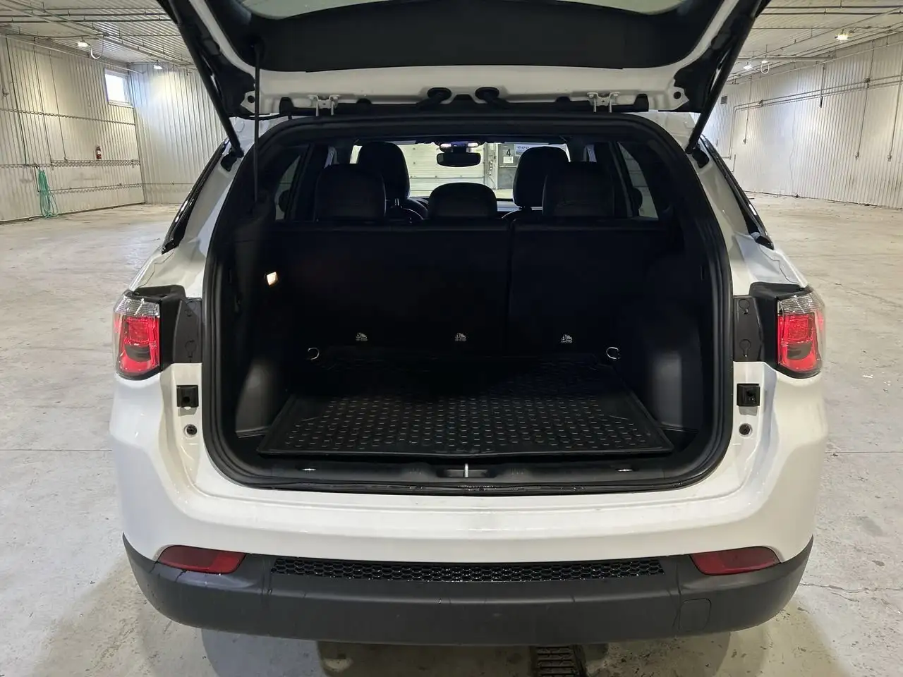 Jeep Compass снимка Jeep Compass