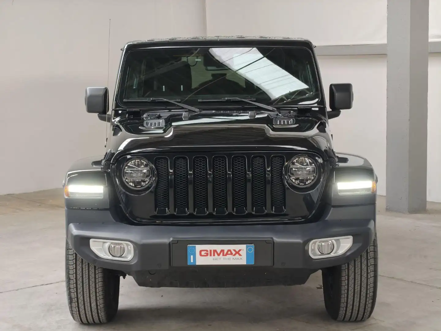 Jeep Wrangler Unlimited 2.2 Mjt II Sahara Full Optional Schwarz - 2