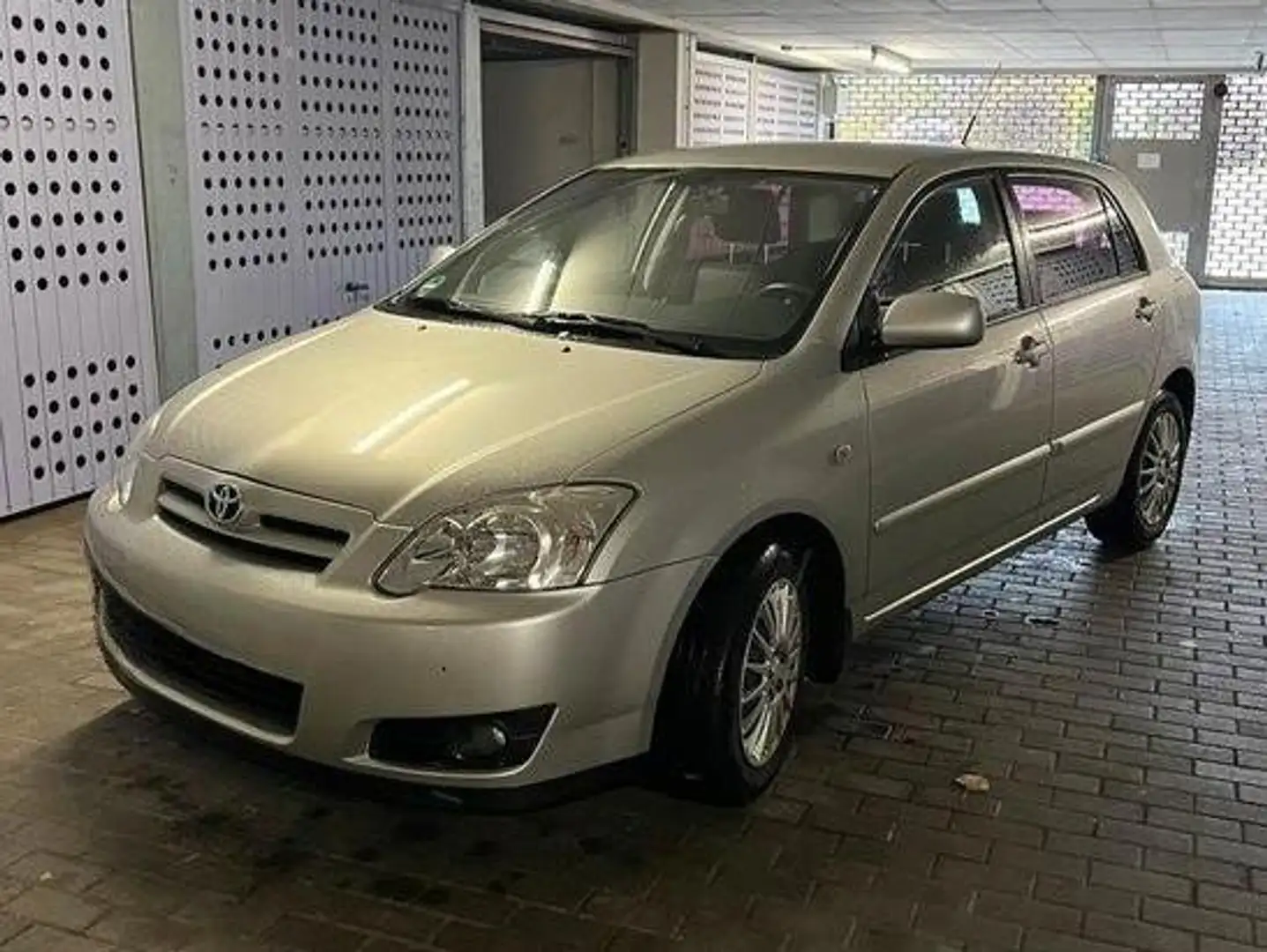 Toyota Corolla 1.6i VVT-i 16v Linea Luna Szürke - 1