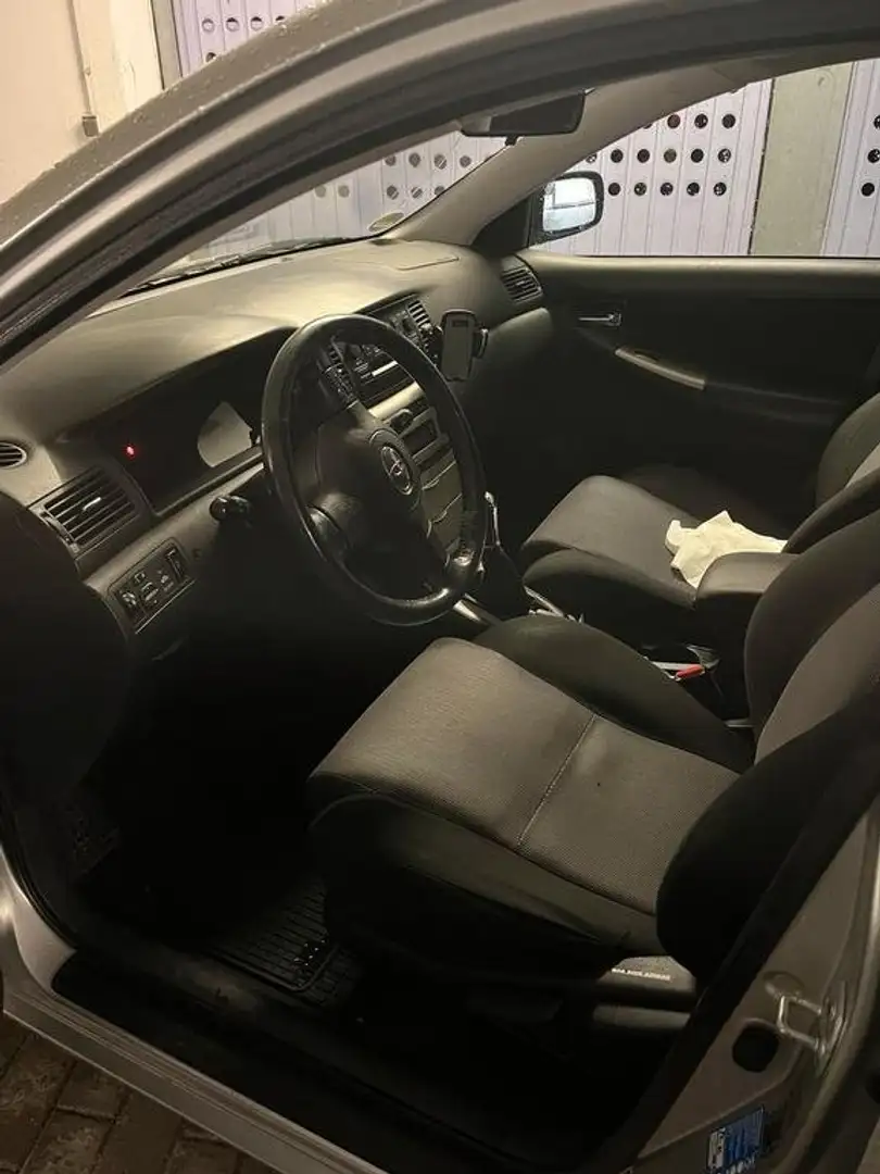 Toyota Corolla 1.6i VVT-i 16v Linea Luna Szürke - 2