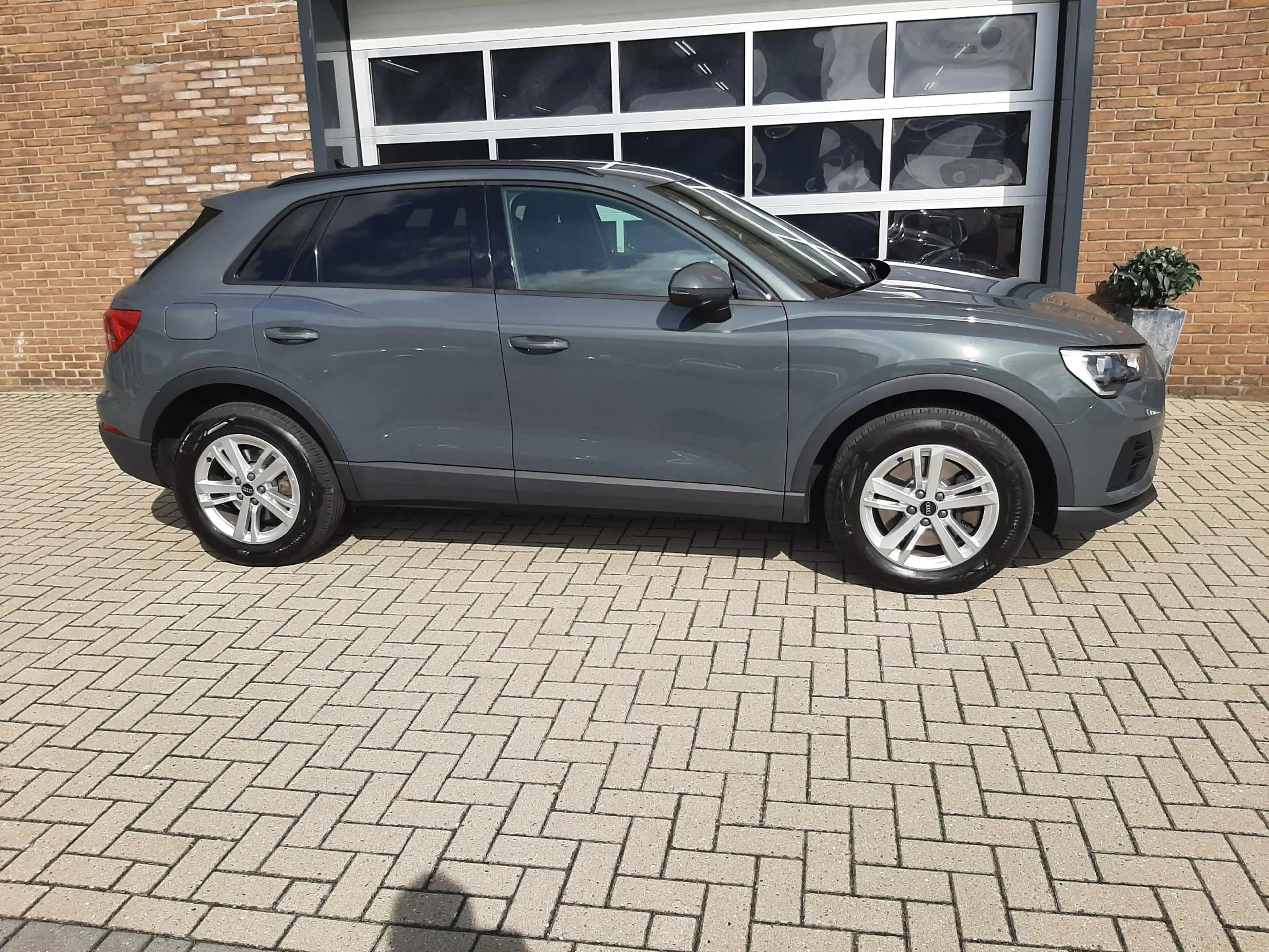 Audi Q3 45 TFSI e Business Edition — photo 14