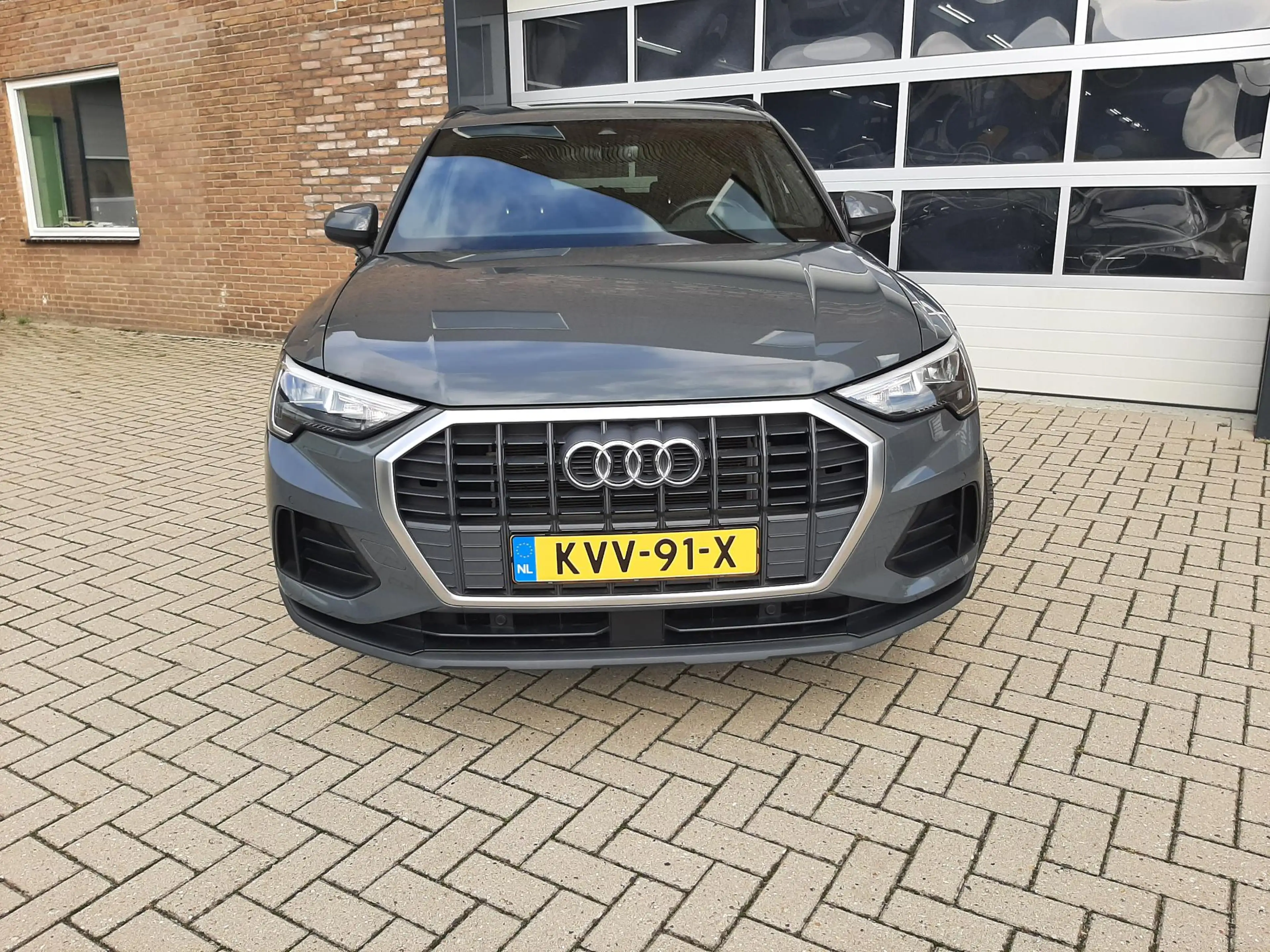 Audi Q3 45 TFSI e Business Edition — photo 3