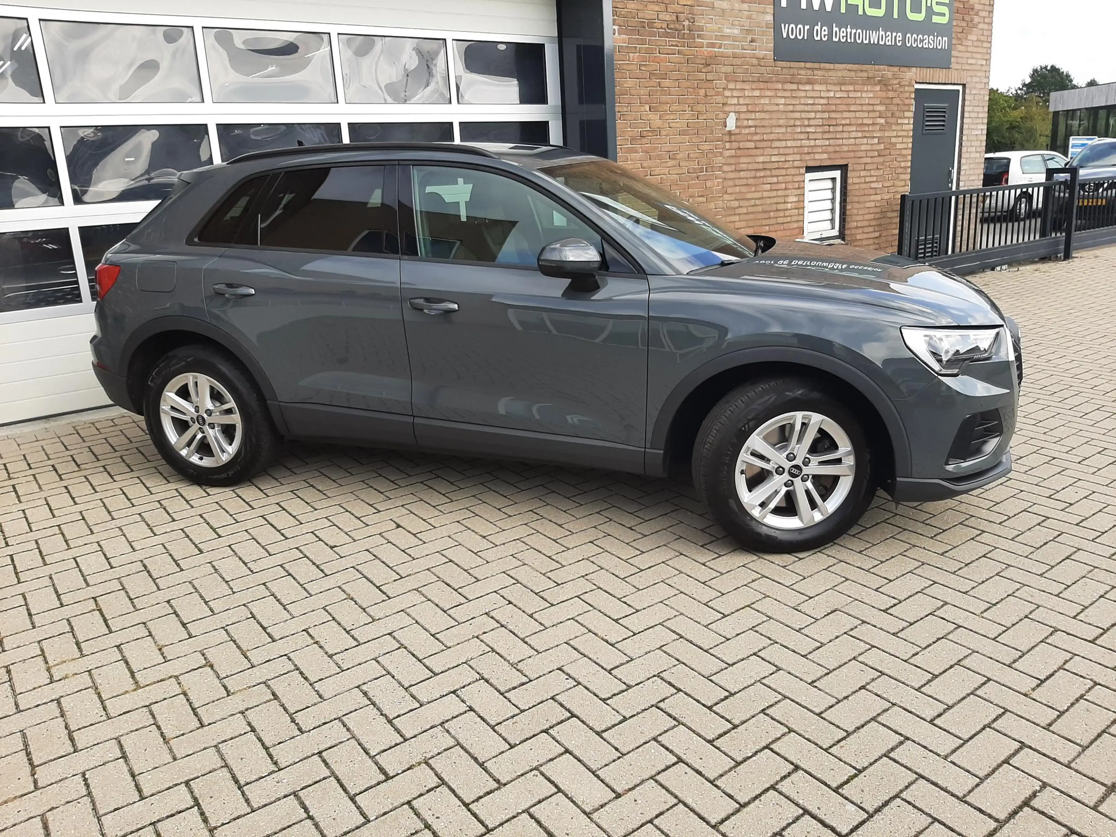 Audi Q3 45 TFSI e Business Edition — photo 2