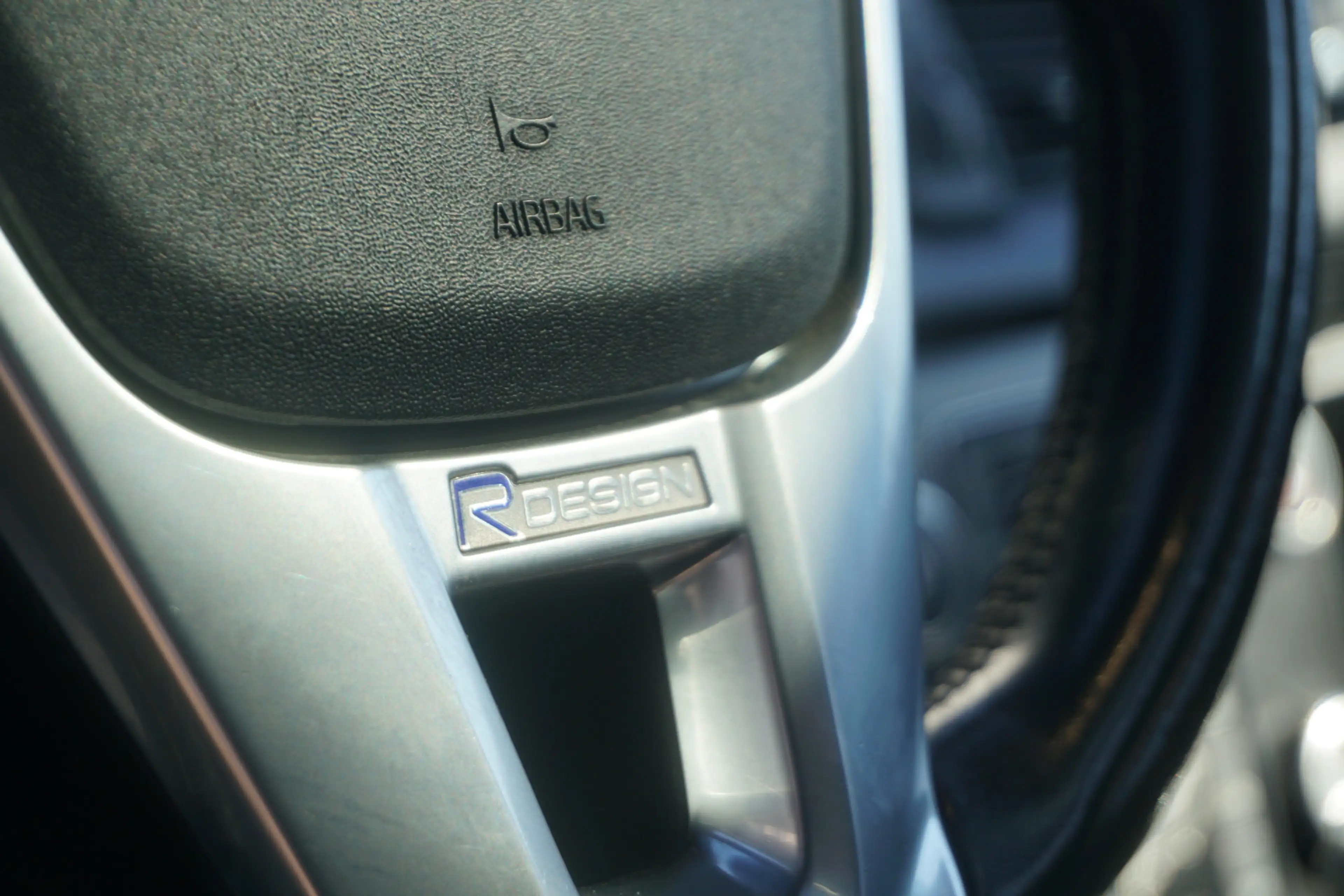 Volvo V40 1.5 T3 Polar+ Sport R- Design | PANO | FULL LED | — photo 12