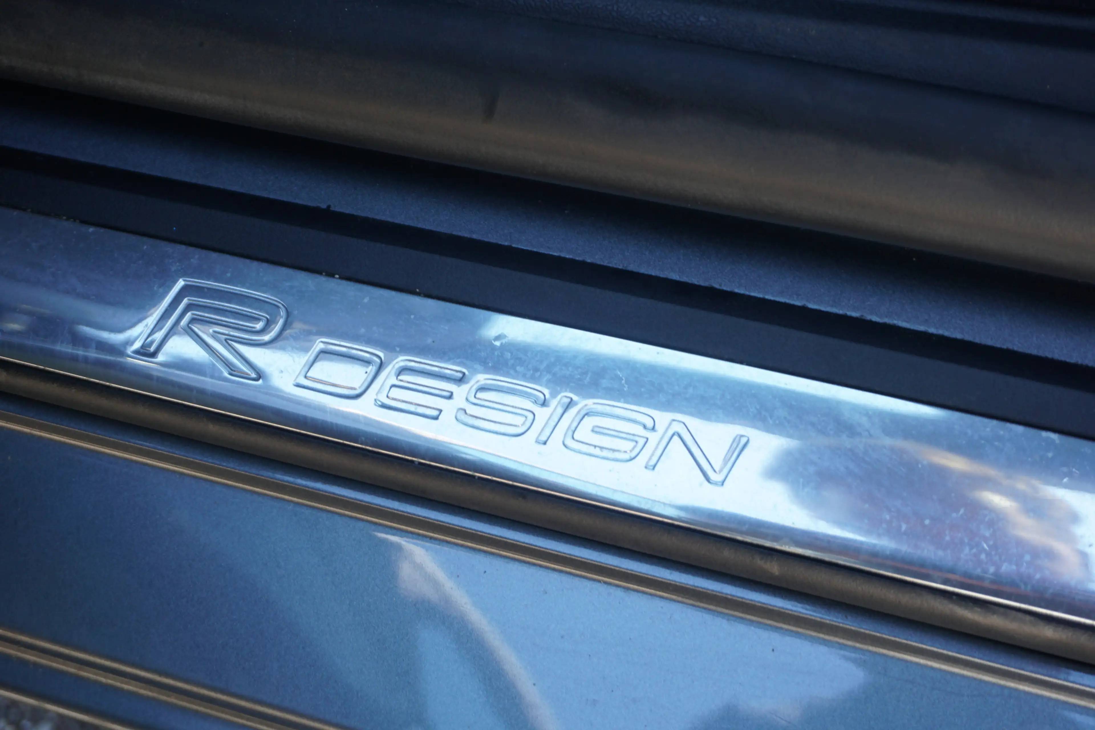 Volvo V40 1.5 T3 Polar+ Sport R- Design | PANO | FULL LED | — photo 26