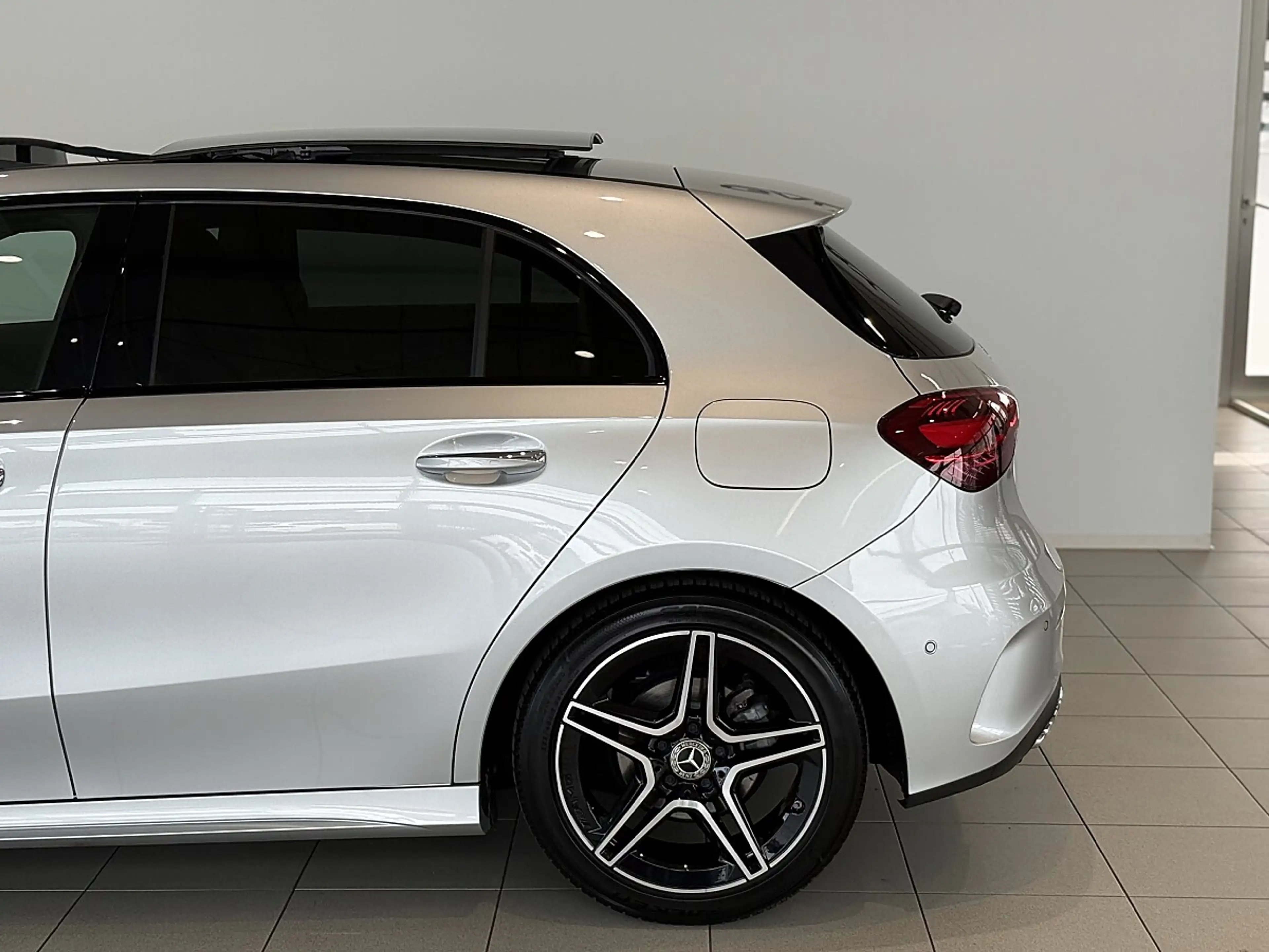 Mercedes-Benz A 200 d AMG-Line Aut.*Panorama*Kamera*LED*Spur — photo 10