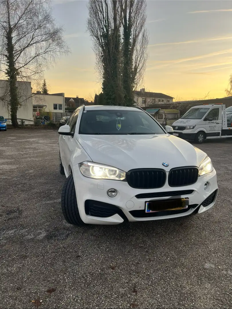 BMW X6 xDrive30d Sport Activity Coupé Aut. Weiß - 1