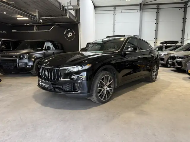 Maserati Levante SQ4 DIESEL 3.0 4WD/ 21°/ SCHIEBEDACH/