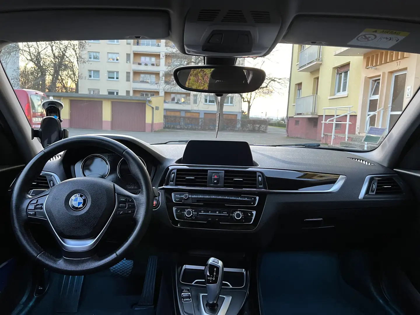 BMW 118 118d 150 ch BVA8 Business Design - 1