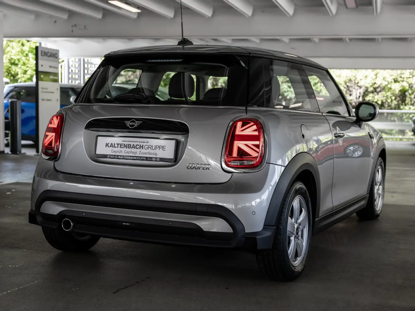 MINI Cooper Essential Trim FACEL. LED SHZ PDC Argent - 2