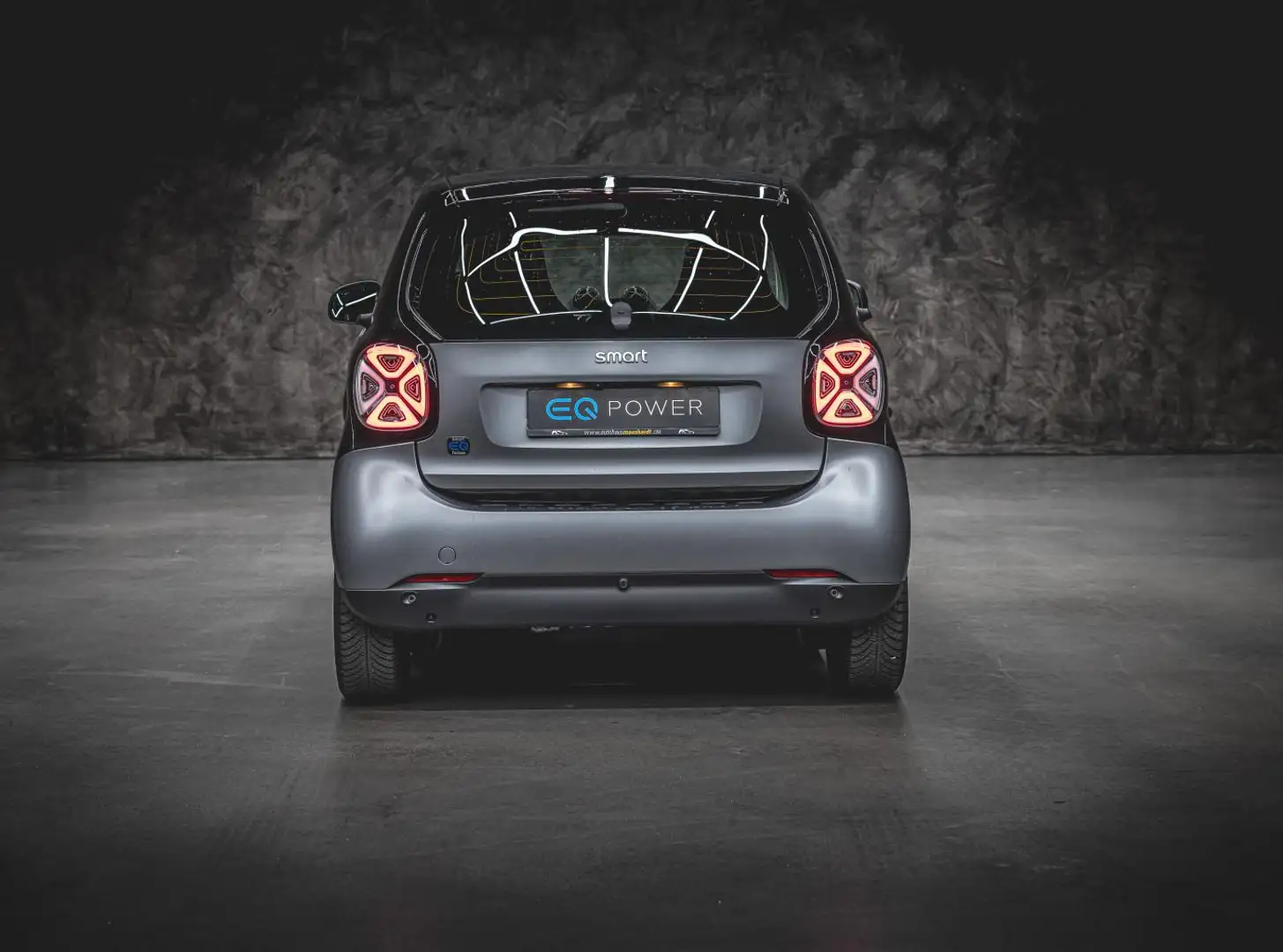 smart forTwo EQ coupe EXCLUSIVE#441KM#48MONATEGARANTIE Grau - 2