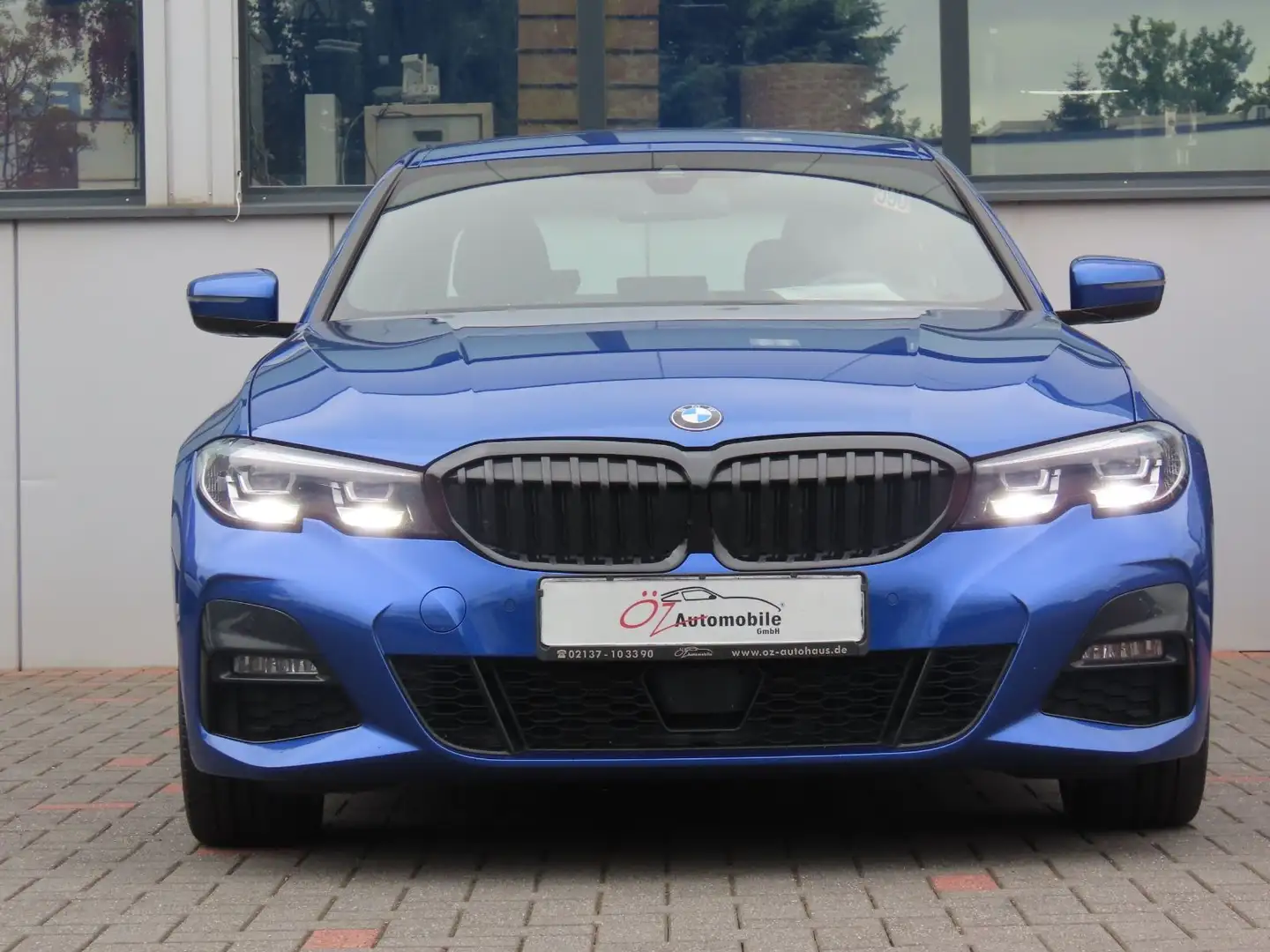 BMW 330 d xDrive ///M Sport Autom. Shadow Winterpaket Blau - 2
