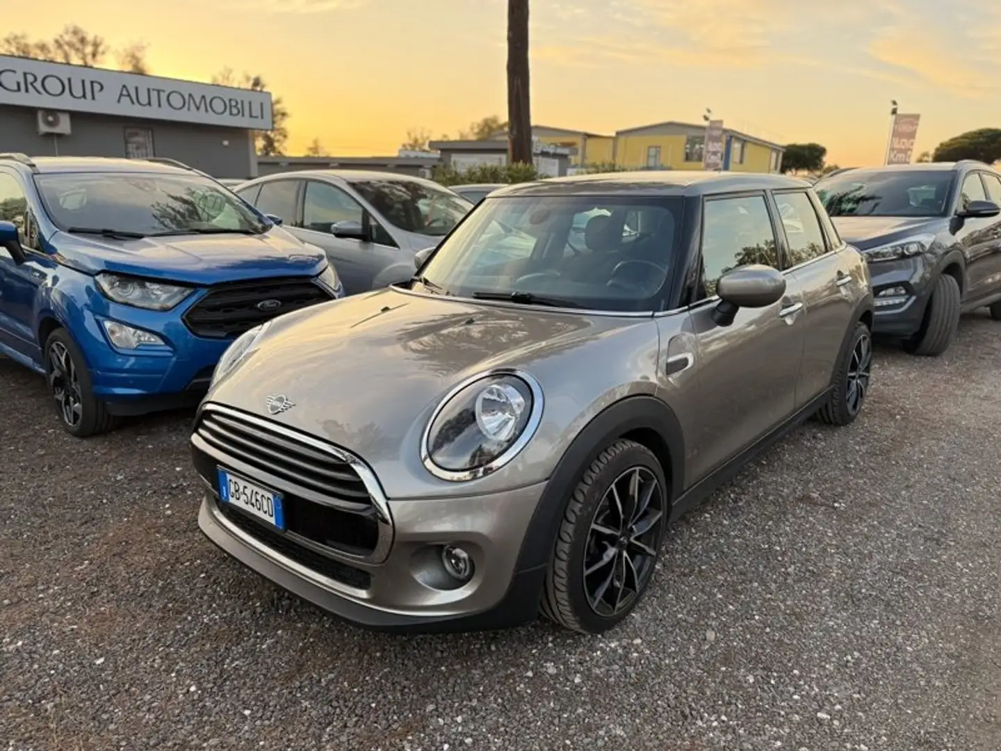 MINI Cooper Mini IV F55 2018 5p 5p 1.5 auto Beige - 1