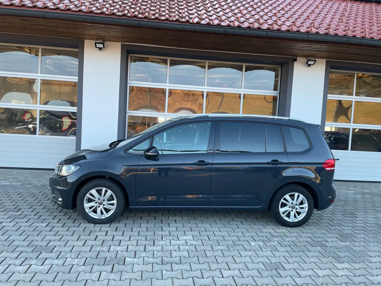 Volkswagen Touran IQ.DRIVE 2,0 TDI DSG *AHV*PANO*PDC*ACC*NAVI* Grau - 2