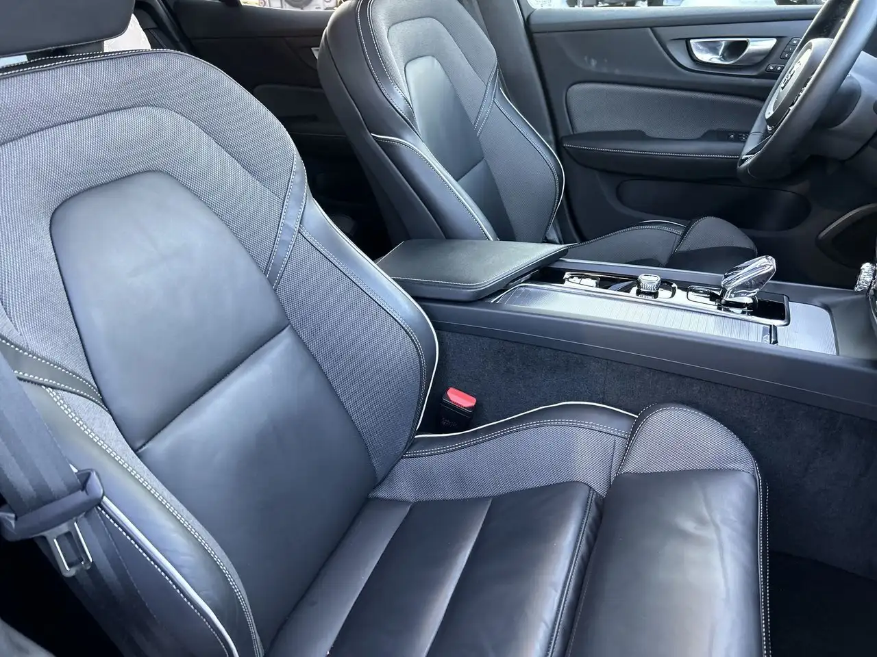 Volvo S60 снимка Volvo S60