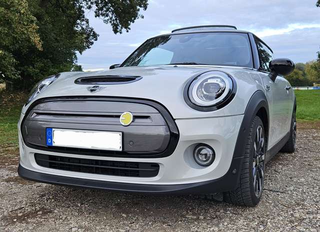 Imagine MINI Cooper SE Yours Trim