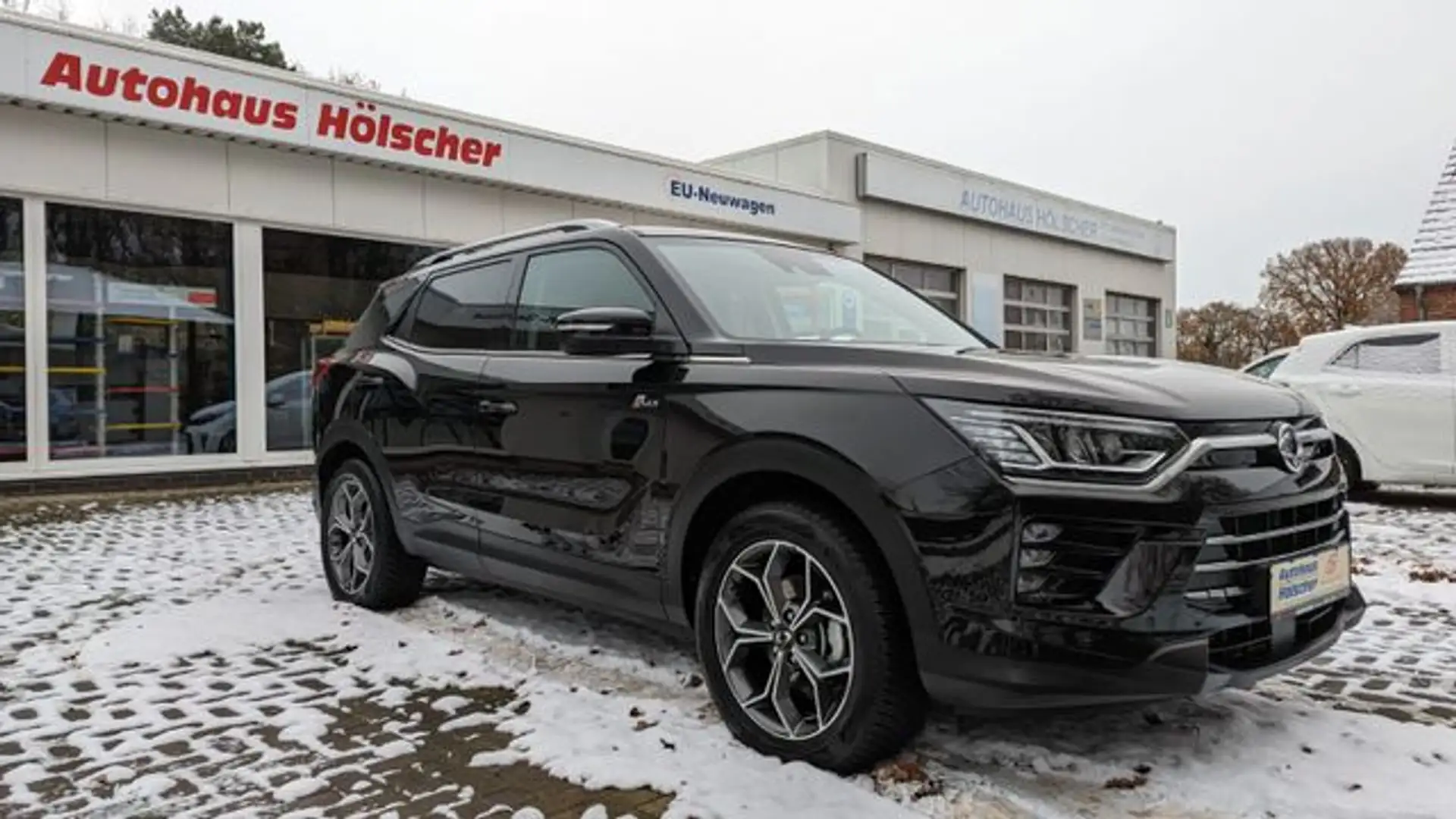 SsangYong Korando 1.5 T-GDI Ruby 2WD Bluetooth Sitzhzg Černá - 1