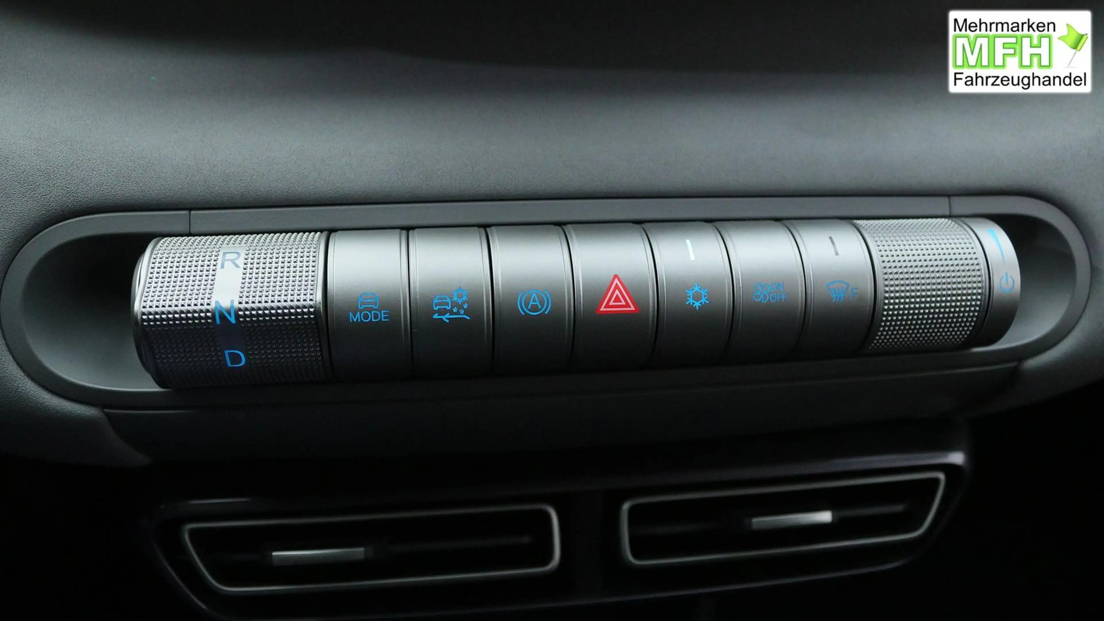 BYD Dolphin Surf Boost 43 kWh / Navi ACC Elektr. Sitze V. PDC H ... — photo 15