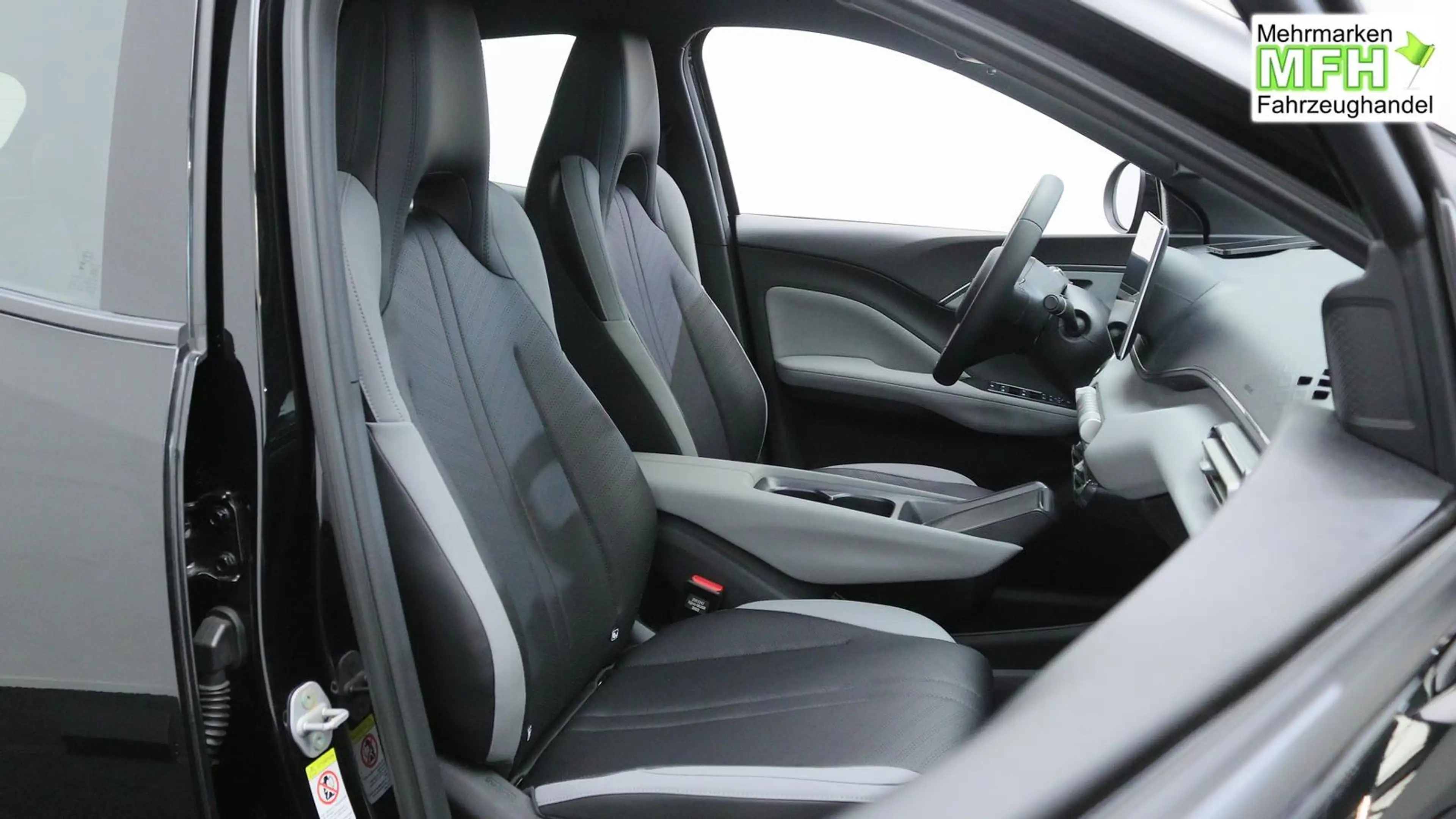 BYD Dolphin Surf Boost 43 kWh / Navi ACC Elektr. Sitze V. PDC H ... — photo 9