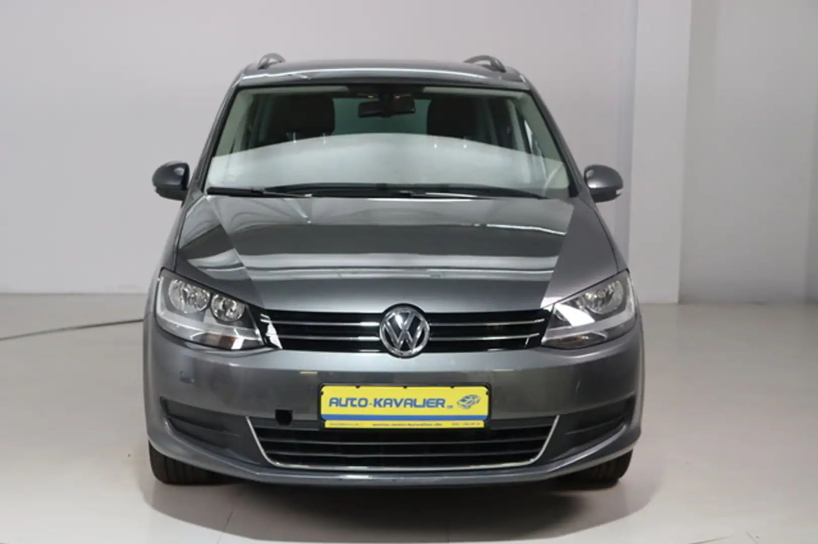 Volkswagen Sharan 2.0 TDI 4MOT Comfortline * Navi * 1.Hand Grijs - 2
