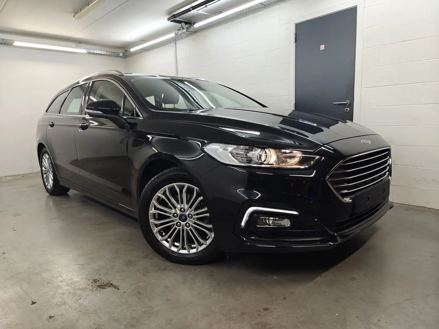 Ford Mondeo 2.0 HEV Titanium Hybrid Automaat - 42684km - Gara Noir - 2