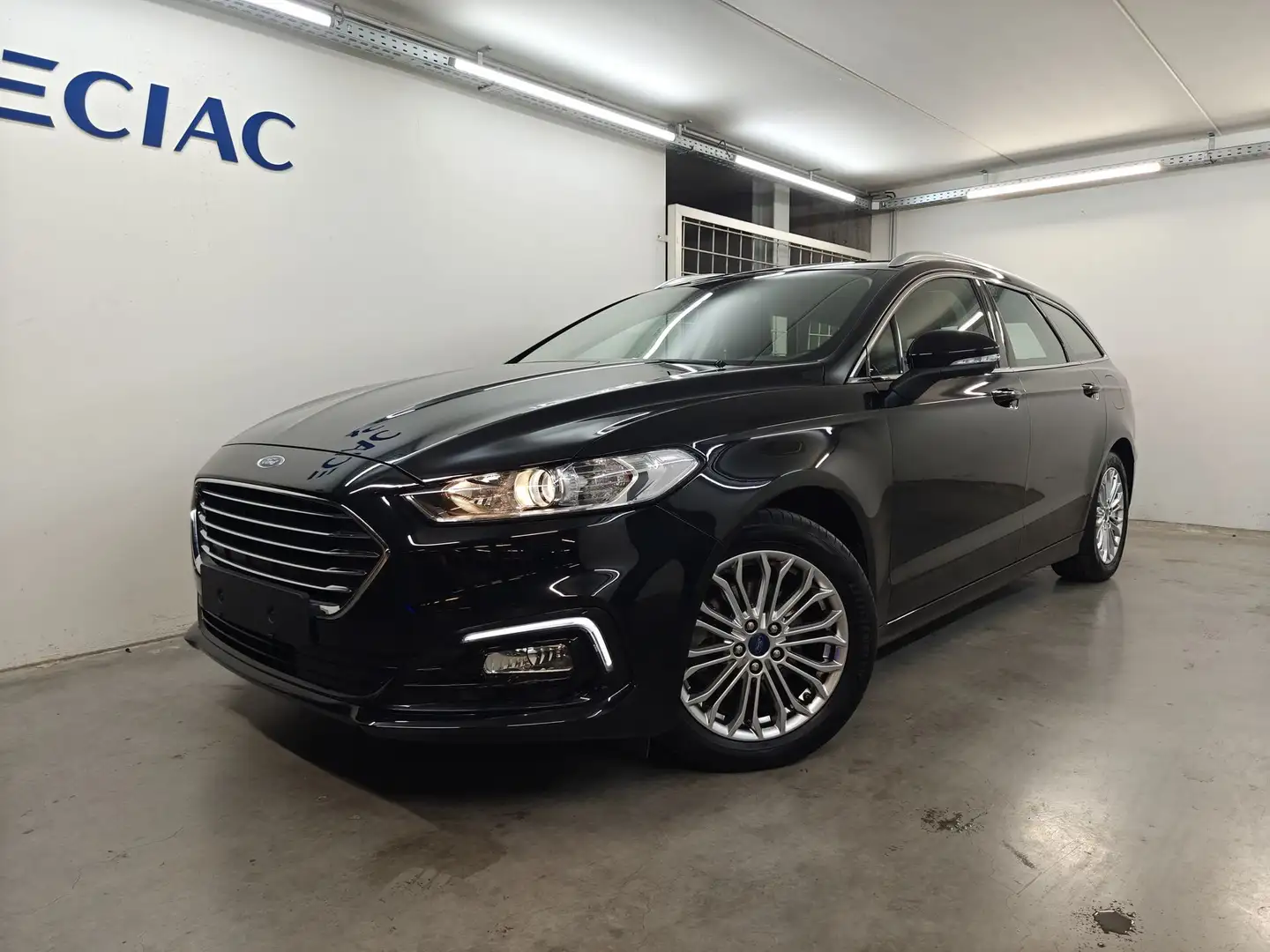 Ford Mondeo 2.0 HEV Titanium Hybrid Automaat - 42684km - Gara Noir - 1