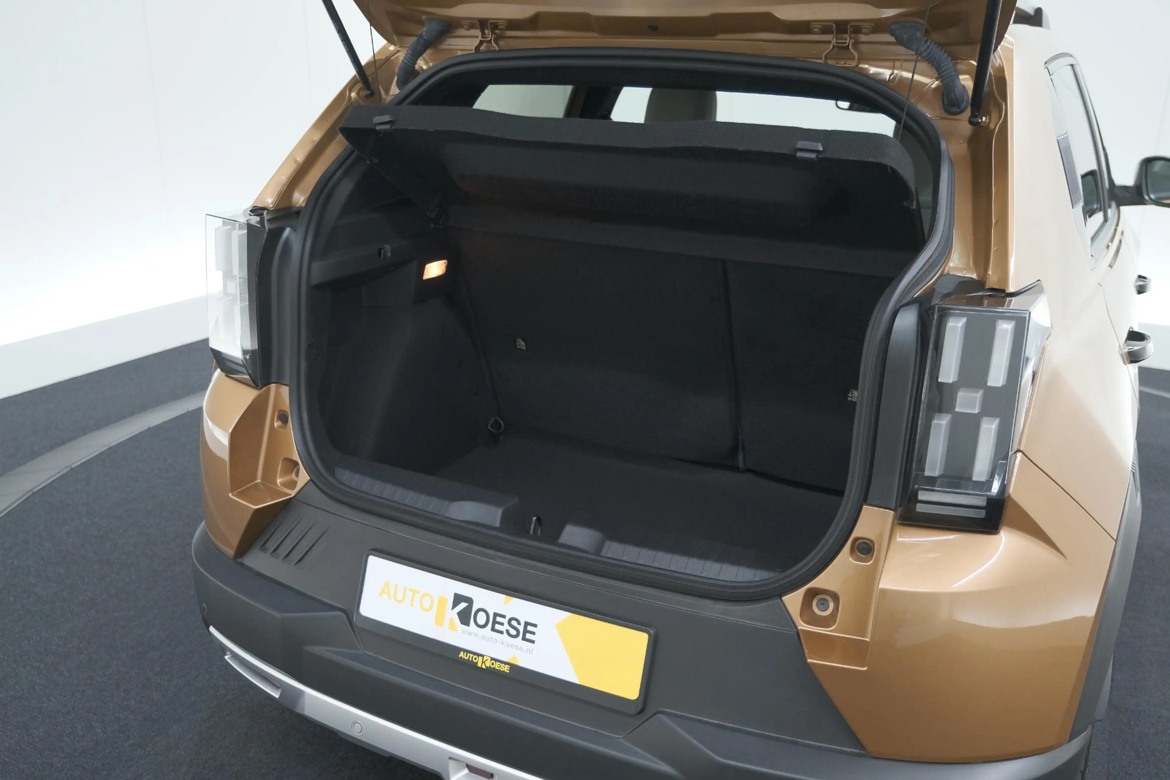 Fiat Grande Panda E La Prima 7 kW 44 kWh | 1 Fase | Camera | Navigat — photo 15