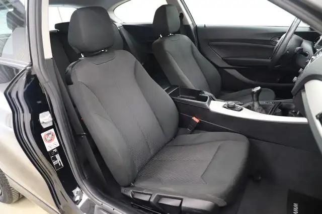 BMW 1 Series view 10