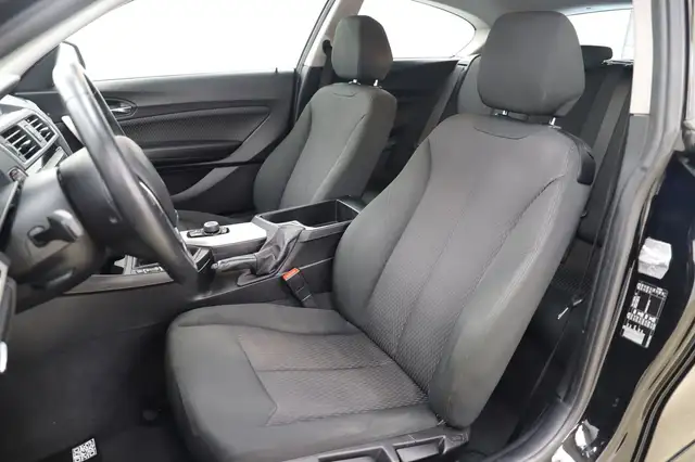 BMW 1 Series view 9