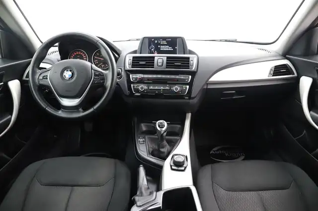 BMW 1 Series view 14