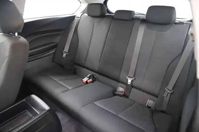BMW 1 Series view 11