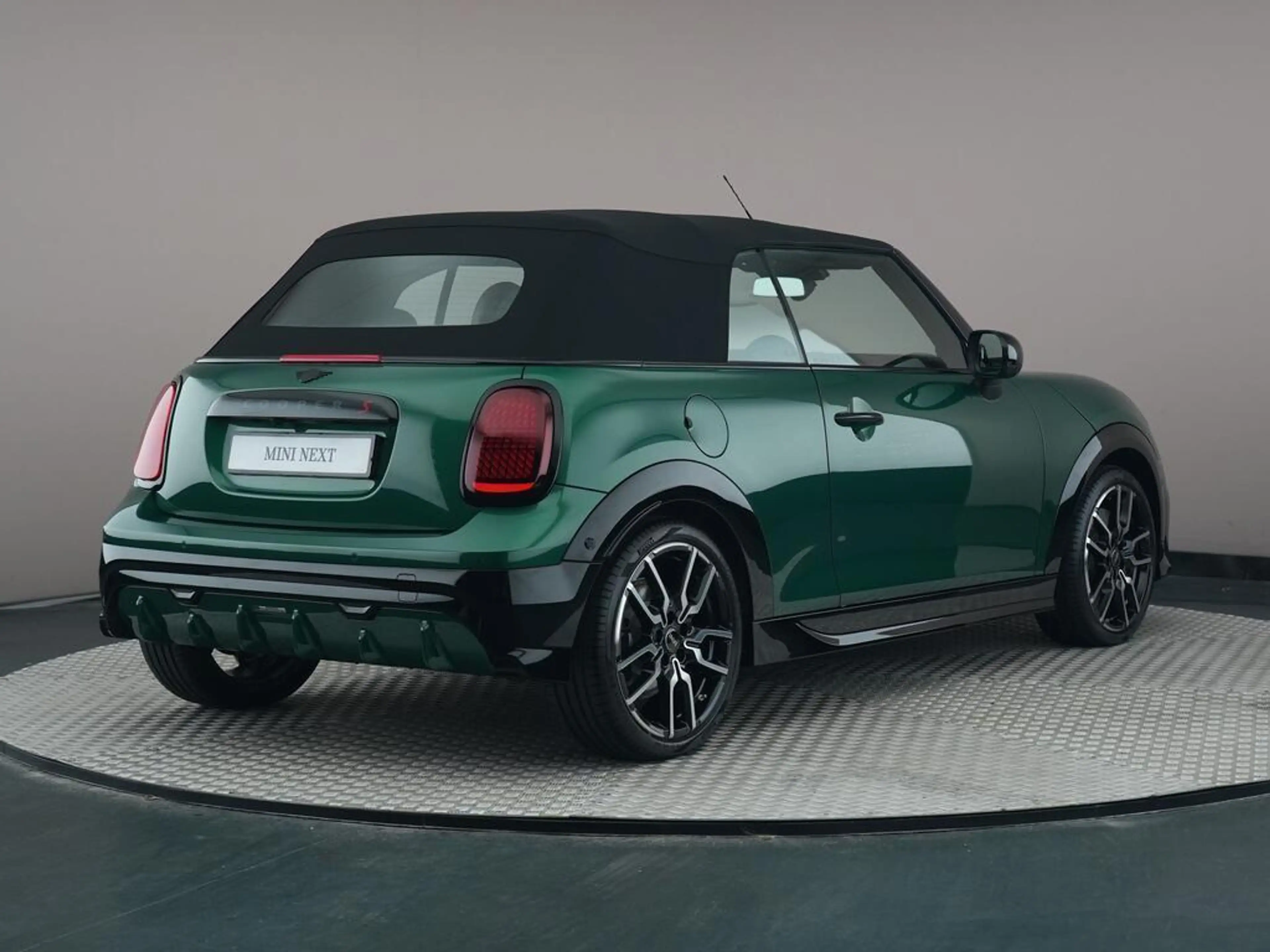MINI Cooper S Cabrio 2.0 John Cooper Works XL — photo 11