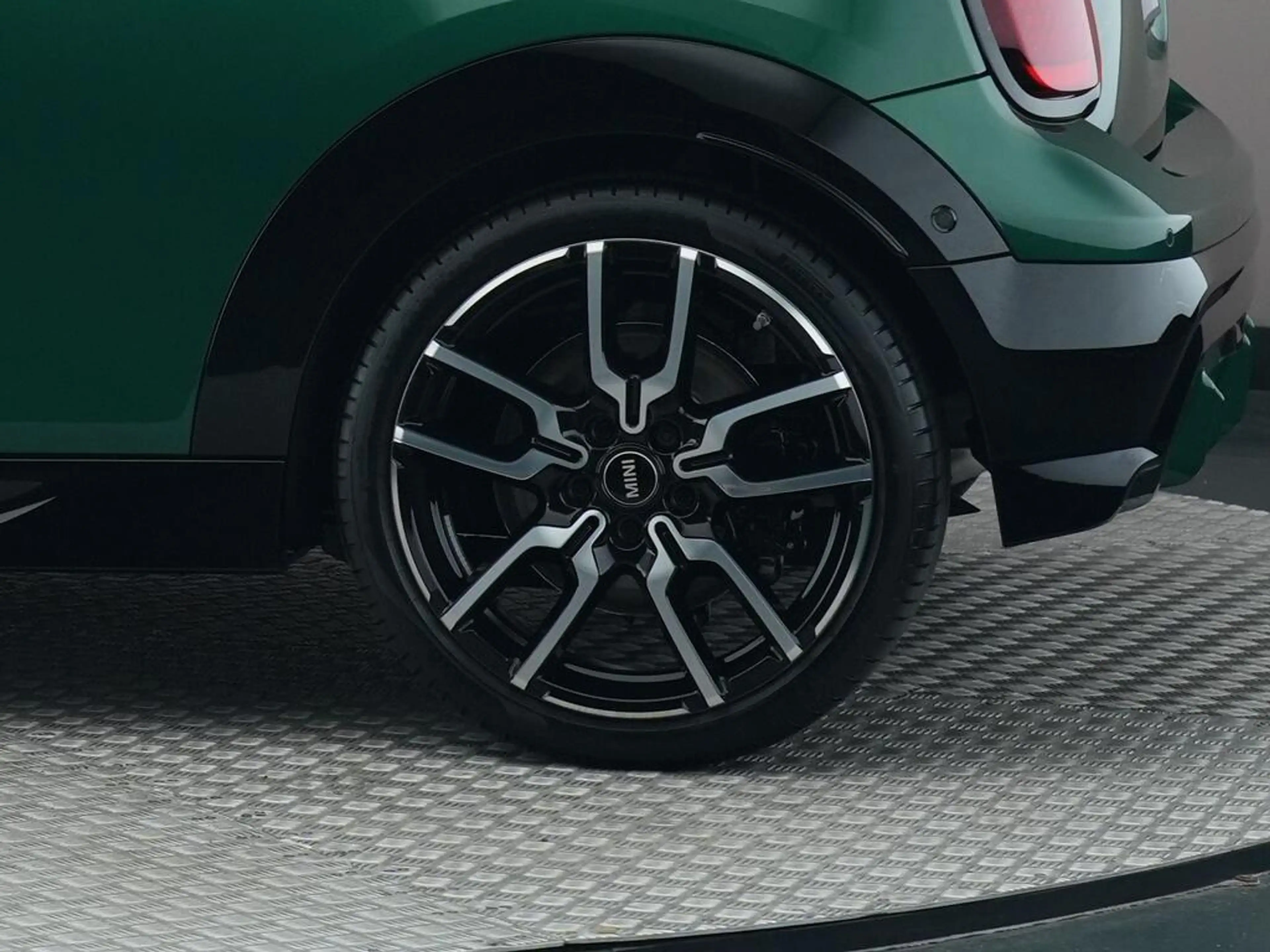 MINI Cooper S Cabrio 2.0 John Cooper Works XL — photo 14