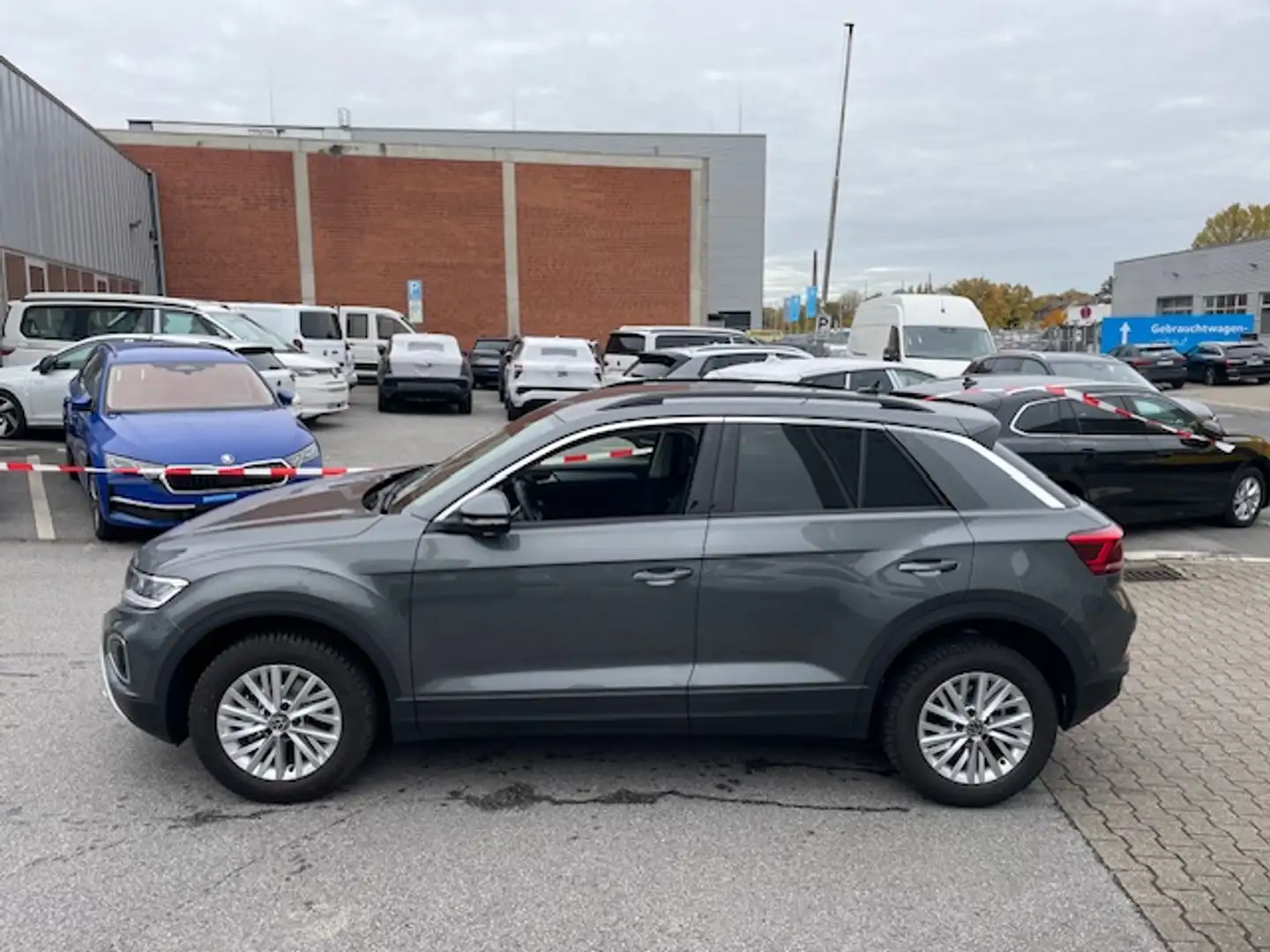 Volkswagen T-Roc 1.0TSi Life R-Kamera NaviMedia LED Parkassist S... Grau - 2