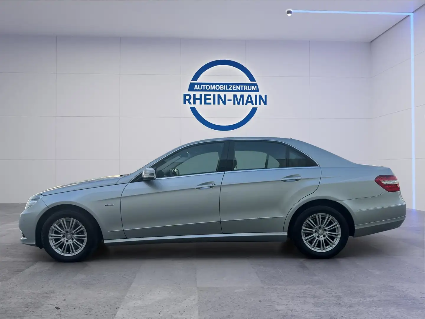 Mercedes-Benz E 350 CGI Avantgarde AIRMATIC/SPUR/TOTW/4xSHZG/KAM/XEN/P Silber - 2