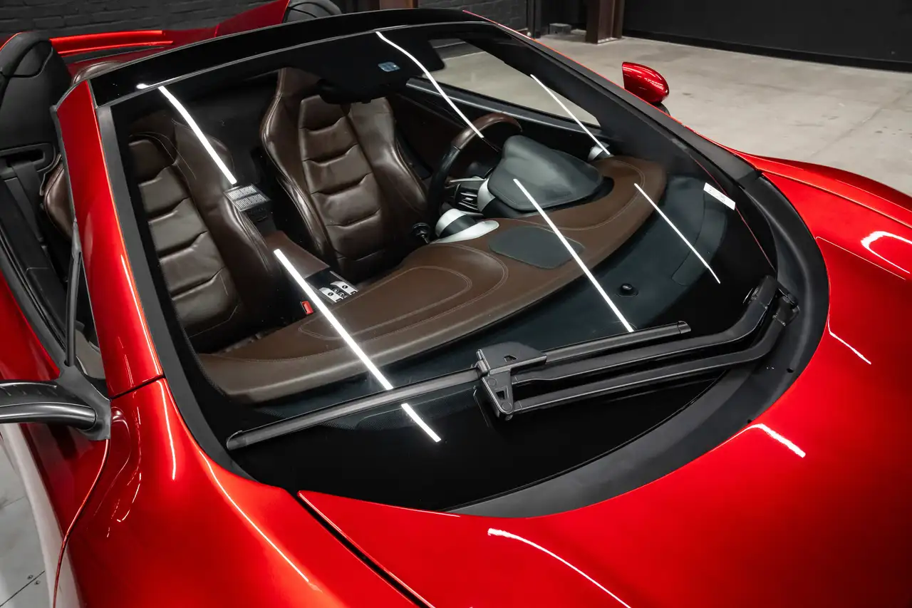 McLaren MP4-12C снимка McLaren MP4-12C