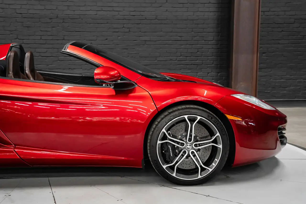 McLaren MP4-12C снимка McLaren MP4-12C
