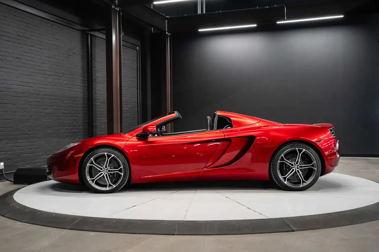 McLaren MP4-12C снимка McLaren MP4-12C