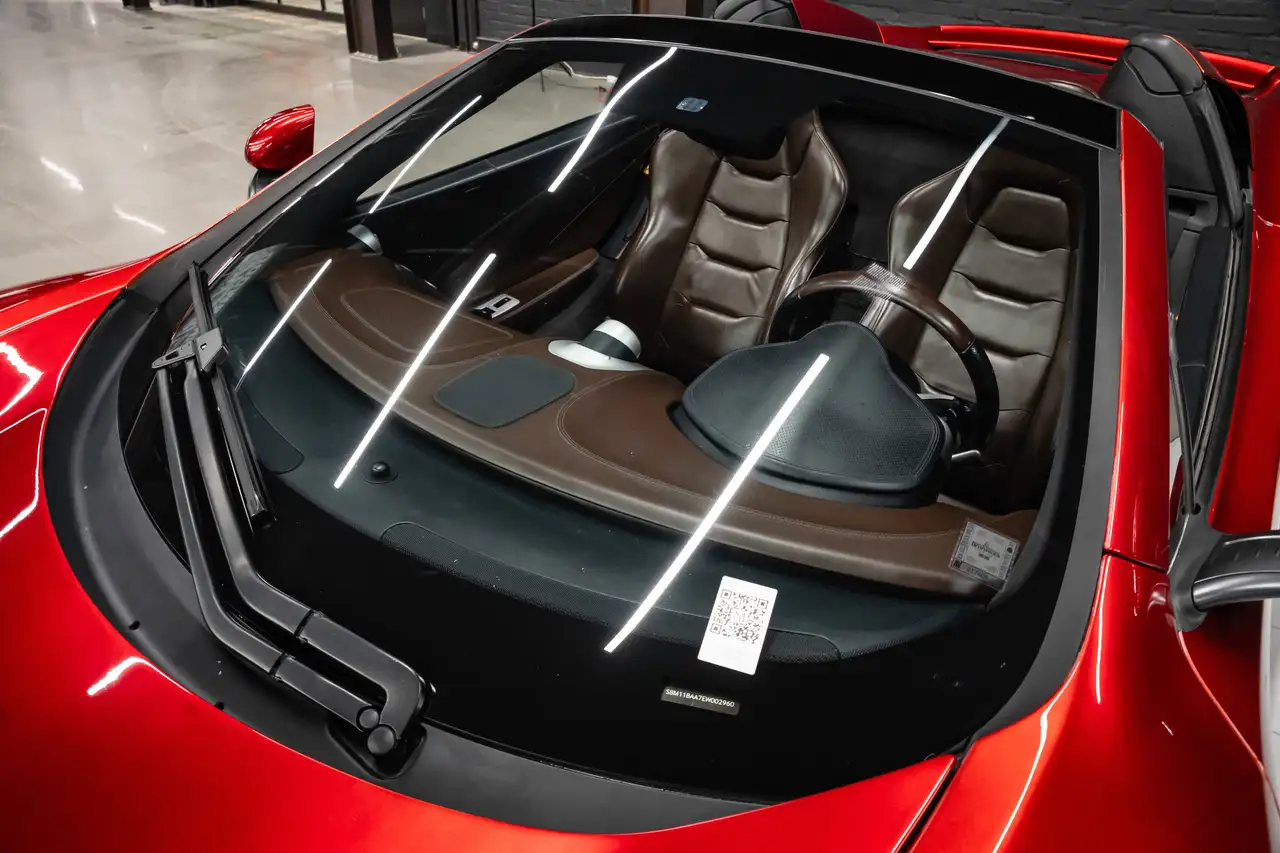 McLaren MP4-12C снимка McLaren MP4-12C
