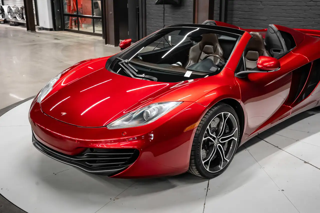 McLaren MP4-12C снимка McLaren MP4-12C