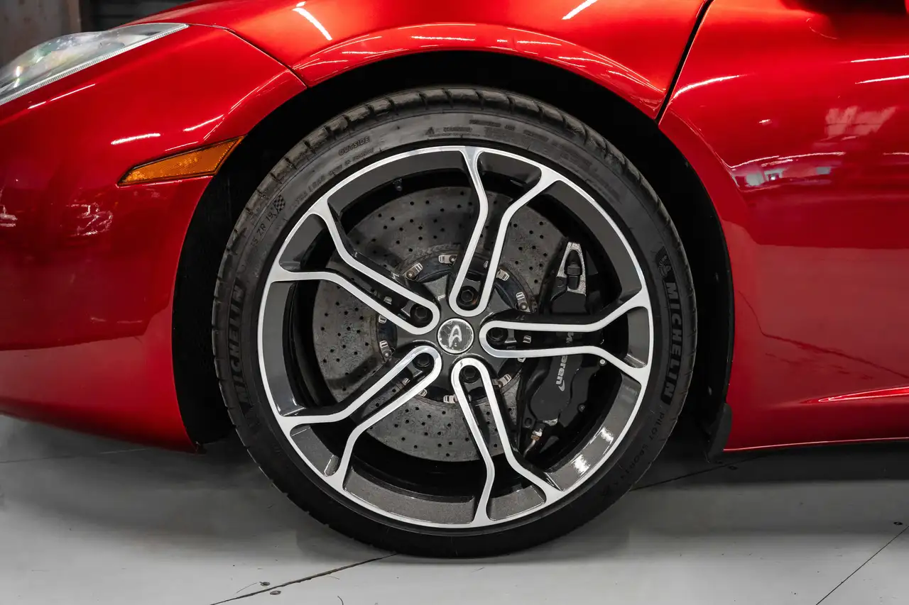 McLaren MP4-12C снимка McLaren MP4-12C