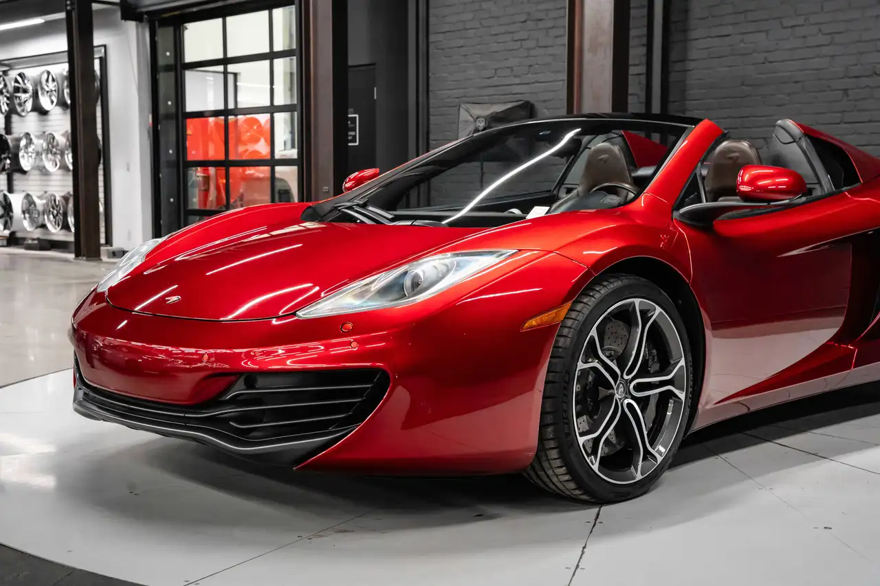 McLaren MP4-12C снимка McLaren MP4-12C