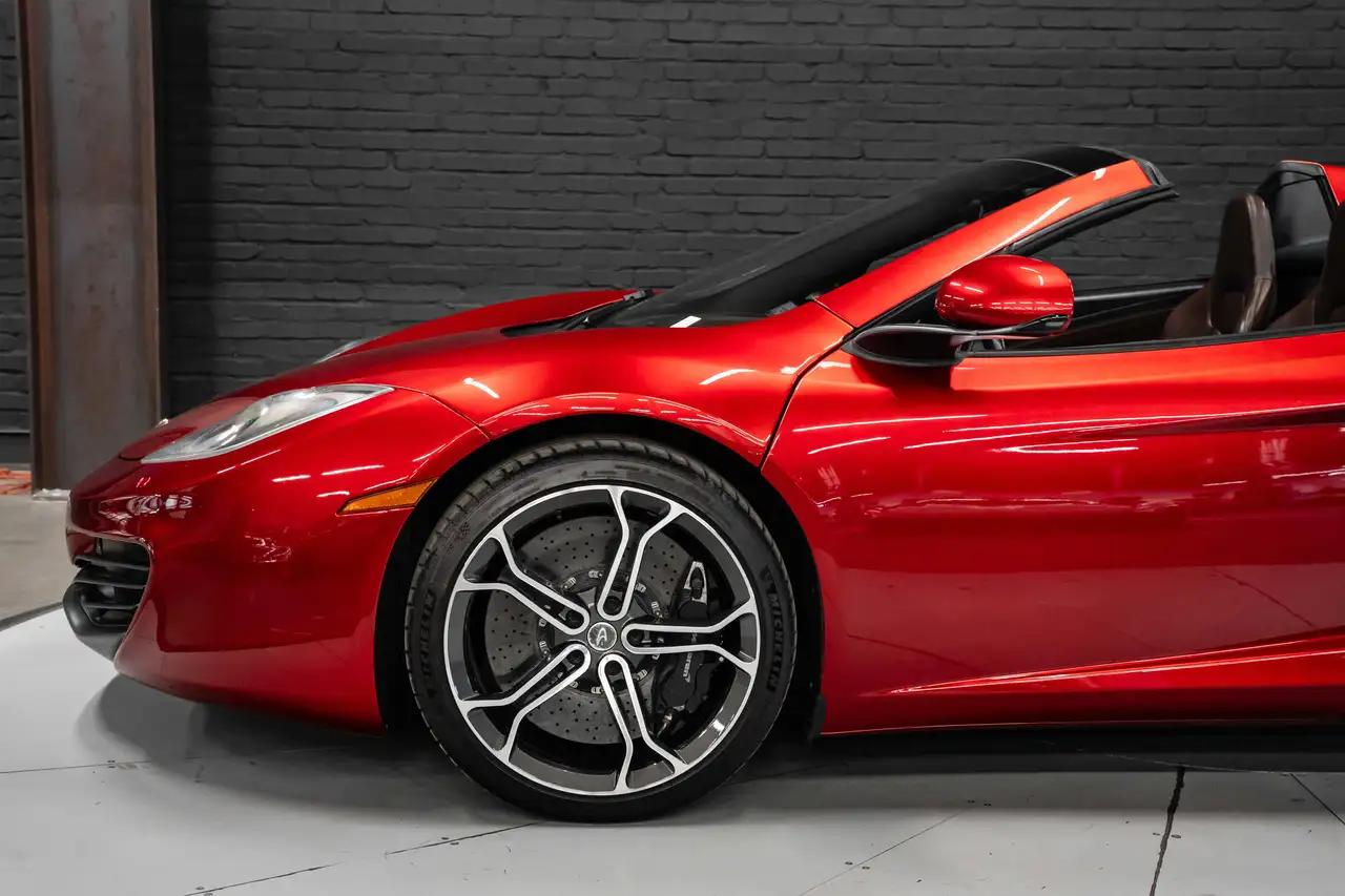 McLaren MP4-12C снимка McLaren MP4-12C