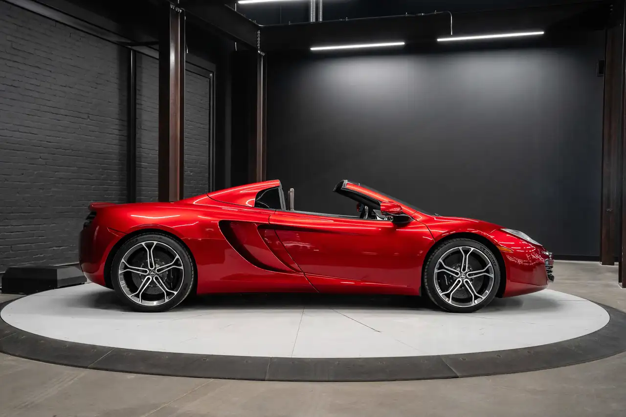 McLaren MP4-12C снимка McLaren MP4-12C