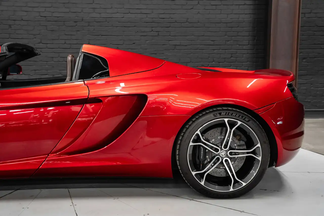 McLaren MP4-12C снимка McLaren MP4-12C