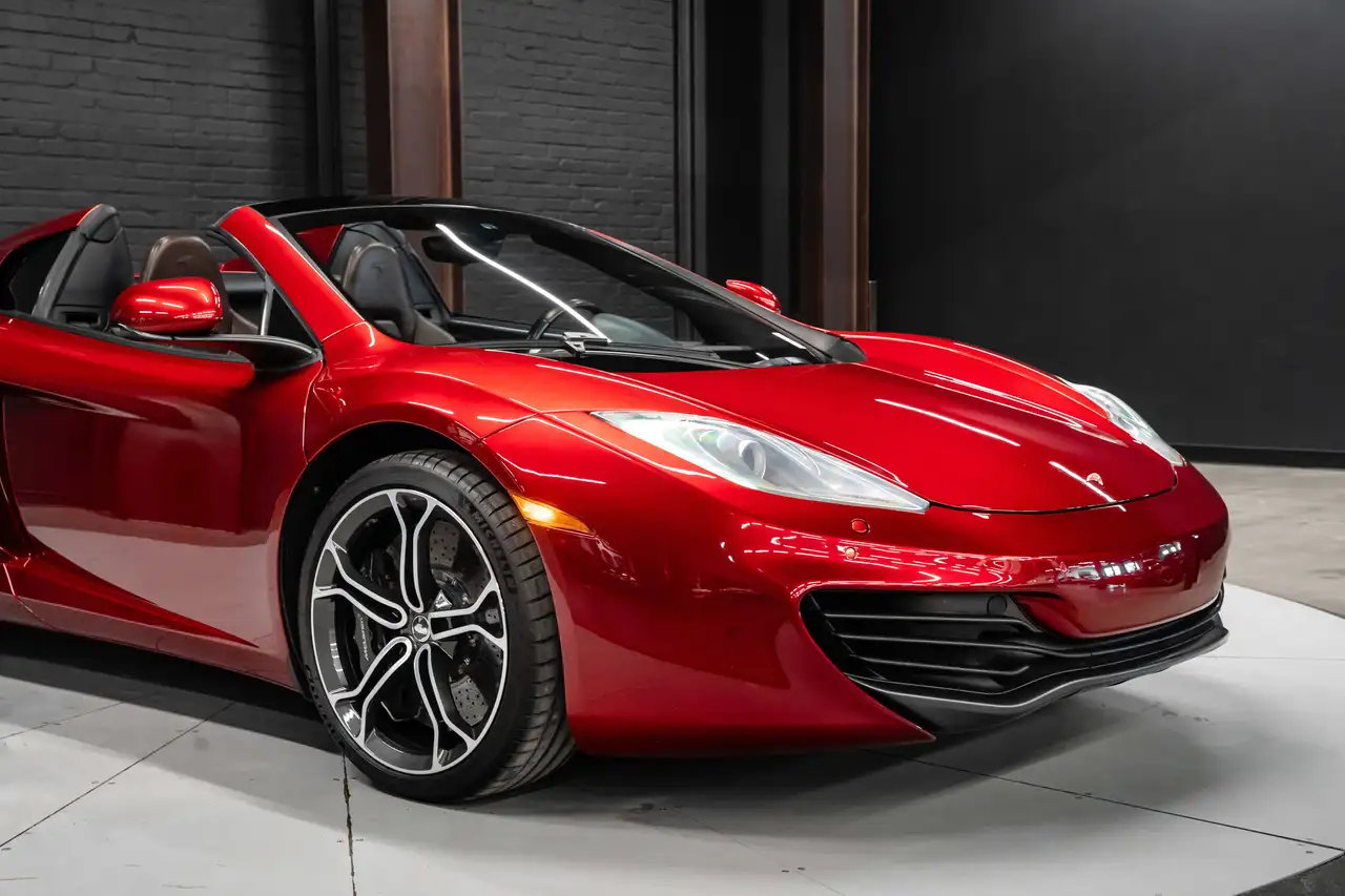 McLaren MP4-12C снимка McLaren MP4-12C