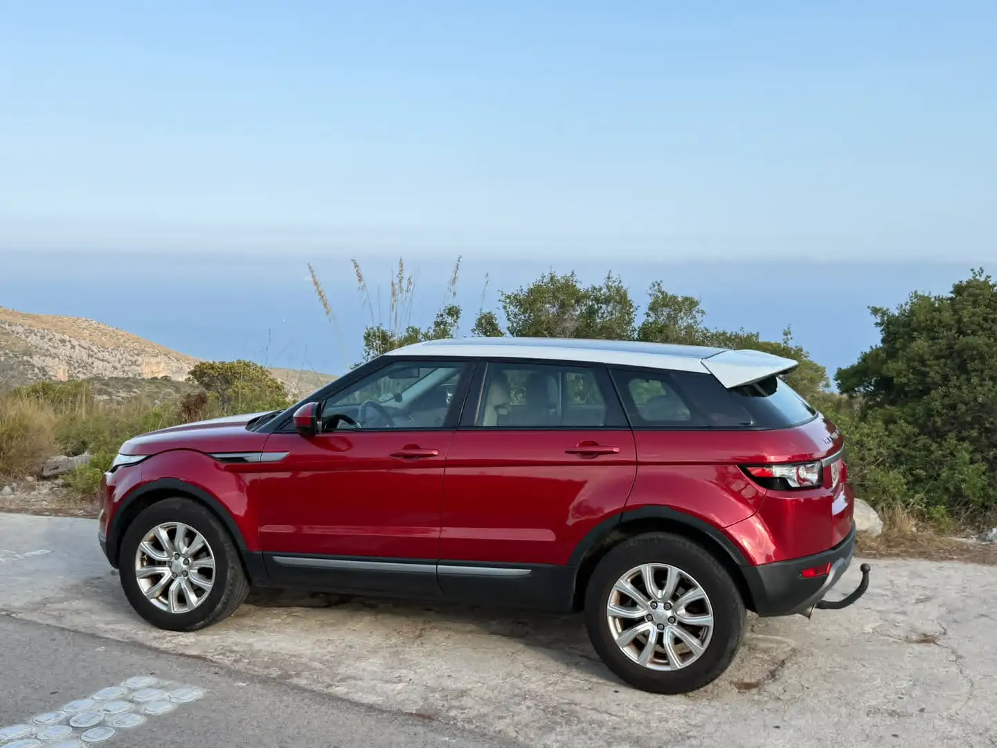 Land Rover Range Rover Evoque Range Rover Evoque 2.2L SD4 Pure Tech 4x4 190 Pure Tech Rojo - 1